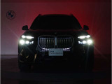 【キドニーグリル】BMWは約90年もの間、ほぼ全ての車両にひと目でBMWだと分かるこの特徴的なフロントグリルが備えられ、デザイン・アイコンとして親しまれてきました。
