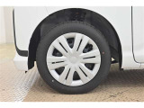 純正なので車に似合うデザインになっていますね。スタッドレスタイヤもご相談下さい。