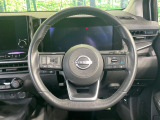 【純正革巻きステアリング】上質な革を使用することで、手にしっかり馴染みとても運転しやすいハンドルです♪