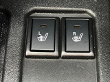 【シートヒーター】寒い日に重宝するシートヒーター!エアコンより早く温まってくれるので寒がりの人も安心ですね♪エアコンの温風は乾燥するから苦手、という方にもをおすすめです。
