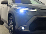 高輝度で点灯速度が速く、しかも消費電力の少ないLEDヘッドライトが装備されています!LEDの明るい光が走行中の視界の確保をサポートして、夜のドライブがより楽しく安全に運転できます♪