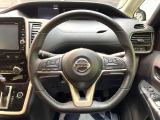 【純正革巻きステアリング】上質な革を使用することで、手にしっかり馴染みとても運転しやすいハンドルです♪