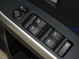 電動格納式ドアミラー・パワーウインドウを装備しています。