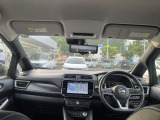 視界広々で運転しやすいインパネ