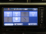 純正ナビを装備。タッチパネル式で使いやすく、お出かけもラクラクです。