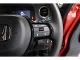 Hondaセンシングの機能のひとつ、アダプティブクルーズコントロール付!アクセルから足を離しても設定したスピードと前車との車間を保ち走行してくれます!車線維持もアシスト☆高速道路で疲労軽減ですね☆