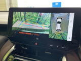 【パノラミックビューモニター】専用のカメラにより、上から見下ろしたような視点で360度クルマの周囲を確認することができます☆死角部分も確認しやすく、狭い場所での切り返しや駐車もスムーズに行えます。