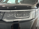 LEDヘッドライトは、点灯の瞬間から最大光量を発揮し、突然暗くなるトンネルなどでの安定感を高めます。
