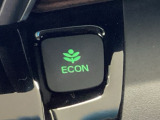 ★ECONスイッチ★ エコドライブを加速しよう!スイッチをONにすると、運転の仕方によるロスを抑え込み燃費をよくするようクルマが頑張ります(*^ー^*)燃費向上にチャレンジ♪