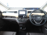 シンプルながら機能性溢れるインパネ廻りです♪視界性も良く運転しやすいです♪各操作スイッチ類なども使いやすい位置に配置されています♪