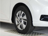 認定中古車では、厳しいHonda認定基準をクリアした厳選されたHonda認定中古車のみ、取り扱っております。「ご購入前の安心」「納車後の信頼」を車両と一緒に提供しております。
