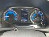 視認性の高いメーターで運転情報を的確に把握できます!