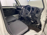 インパネはシンプルなデザイン。運転もしやすそう♪