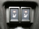 運転席と助手席には寒い時にうれしいシートヒーターが装備されてます。