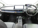 「中古車ハイブリッド保証」付き。ハイブリッド機構を無償で保証します。保証期間は、初度登録年月から10年目まで、またはロングラン保証が終わってから3年間。ただし累計走行距離が20万km以内です。