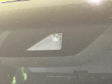 【トヨタセーフティセンス】走行中に前方の車両等を認識し、衝突しそうな時は警報とブレーキで衝突回避と被害軽減をアシスト。より安全にドライブをお楽しみいただけます。