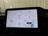 スマホをクルマとつなぐだけで、おなじみのアプリをディスプレイオーディオ上で気軽に使えるようになります。スマホと同じ感覚の画面タッチ操作はもちろん、ハンズフリー通話や各種機能を音声操作出来ます(^^)/
