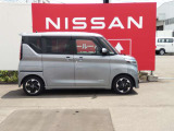 禁煙車でしたので不快なニオイは致しません。車内クリーニングも実施済みとなります。ご希望で別途有料となりますが車室内用「抗菌・抗ウィルスコート」(効果期間:3か月/料金:5,500円)を承っております。
