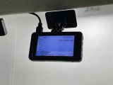 【ドライブレコーダー】映像・音声などの運転中の記録を残します。事故などを起こした起こされた時の証拠になりえますので、もしも時でも安心ですね。