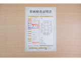 【車両検査証明書】店頭にてクルマの状態が一目で分かる検査証明書を公開中。トヨタ認定検査員が厳しく査定し、状態を点数と図解で表示しています。修復歴はもちろん、傷やヘコミの箇所や程度がご確認いただけます。