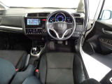 視界良好、操作しやすい運転席です。