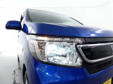 【HIDヘッドライト】 ディスチャージ(HIDランプ装備車です♪大光量のヘッドライトが夜間の運転を、強力にサポート☆白色の光がクールなライトです。
