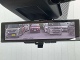 【インテリジェントルームミラー】です。車両後方のカメラ映像がミラー(液晶画面)に写るので、後席の人や荷物が写りこみません。夜間や悪天候でも視界が良好です♪