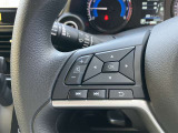 運転中も視線を外さずチャンネルやボリューム調整可能、安心便利なステアリングスイッチ付き!