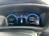 スッキリしたデザインのメーターは運転時の視線移動が少なくて済むので、安全性にも一役かってくれます。