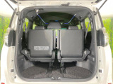 普段のお買い物や通勤、送迎等に十分な荷室スペースを確保しております。セカンドシートを倒すと、大きな荷物の積載も可能です♪