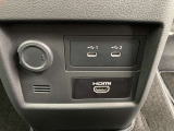 USBポート付きですので携帯の充電などに便利。