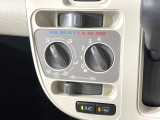 寒い冬も暑い夏も全席に快適な空調を届けてくれる、ダイヤル式エアコンを装備♪
