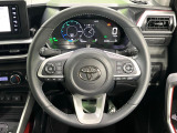 【純正革巻きステアリング】上質な革を使用することで、手にしっかり馴染みとても運転しやすいハンドルです♪