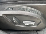 【メモリーシート】ドライバーごとに設定したシート位置を記憶して、ボタン一つで切り替えできる便利な機能!運転する方が複数名いらっしゃるご家庭におすすめです。