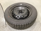 当社にてデモ走行時に装着していたワンシーズン使用の中古スタットレスタイヤ+ホイール4本セットを用意致し25〇〇年製、タイヤ+ホイールは現状渡し、保証対象外です)