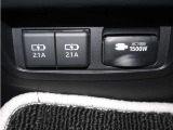 1500Wまで使えるAC100Vコンセント/充電用USB端子