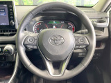 【純正革巻きステアリング】上質な革を使用することで、手にしっかり馴染みとても運転しやすいハンドルです♪