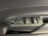 パワーウィンドウスイッチで運転席から全席の窓の開閉ができます♪