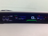 スピードメーターはこちら!すっきりとしたデザインで、昼間でも夜間でも見やすい設計になっています。