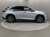 歩行者検知機能付衝突回避支援型プリクラッシュセーフティ、LDA、AHB、レーダークルーズコントロールをセットにした「Lexus Safety System +」を装備しています。