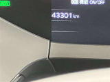 視認性のいいメーターを採用しており、快適なドライブをサポートします。