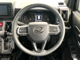【純正革巻きステアリング】上質な革を使用することで、手にしっかり馴染みとても運転しやすいハンドルです♪