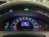 視認性に優れたメーターを採用しており、走行中でも車速や情報が分かりやすく表示されます。運転時の視線移動をむりのない範囲に抑え、快適で安心感のあるドライブをサポートします。