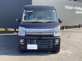 しっかりとしたフロント周りに大きなフロントガラスで見通しも良いですよ!
