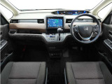 ◆視界広々で非常に運転しやすくロングドライブでも疲れを感じさせないすっきりとまとまったインパネ周りです。