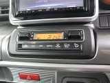 ☆オートエアコンです♪一度お好みの温度に設定すれば、車内の温度を検知し風量や温度を自動で調整してくれる優れもの!暑い&hellip;寒い&hellip;と何度もスイッチ操作をする必要はありませんね♪