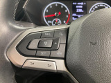 ◆クルーズコントロールにレーダーセンサーを組み合わせ、先行車を測定し設定されたスピードを上限に自動で加減速を行います。一定の車間距離を維持することで、長距離走行でのドライバーの疲労を低減させます。