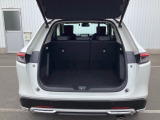 広々としたカーゴスペース。週末のお買い物や長期旅行のたくさんの荷物も積載できます。
