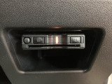 高速道路を走行時には必需品です。高速道路・有料道路の料金をキャッシュレス ゲートに停止することなく通過できます。ETCカードは現在ご利用中のもので大丈夫です。