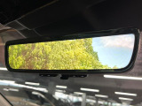 【デジタルインナーミラー】後席の大きな荷物や同乗者で後方が確認しづらい時でも安心!カメラが撮影した車両後方の映像をルームミラー内に表示。クリアな視界で状況の確認が可能です!